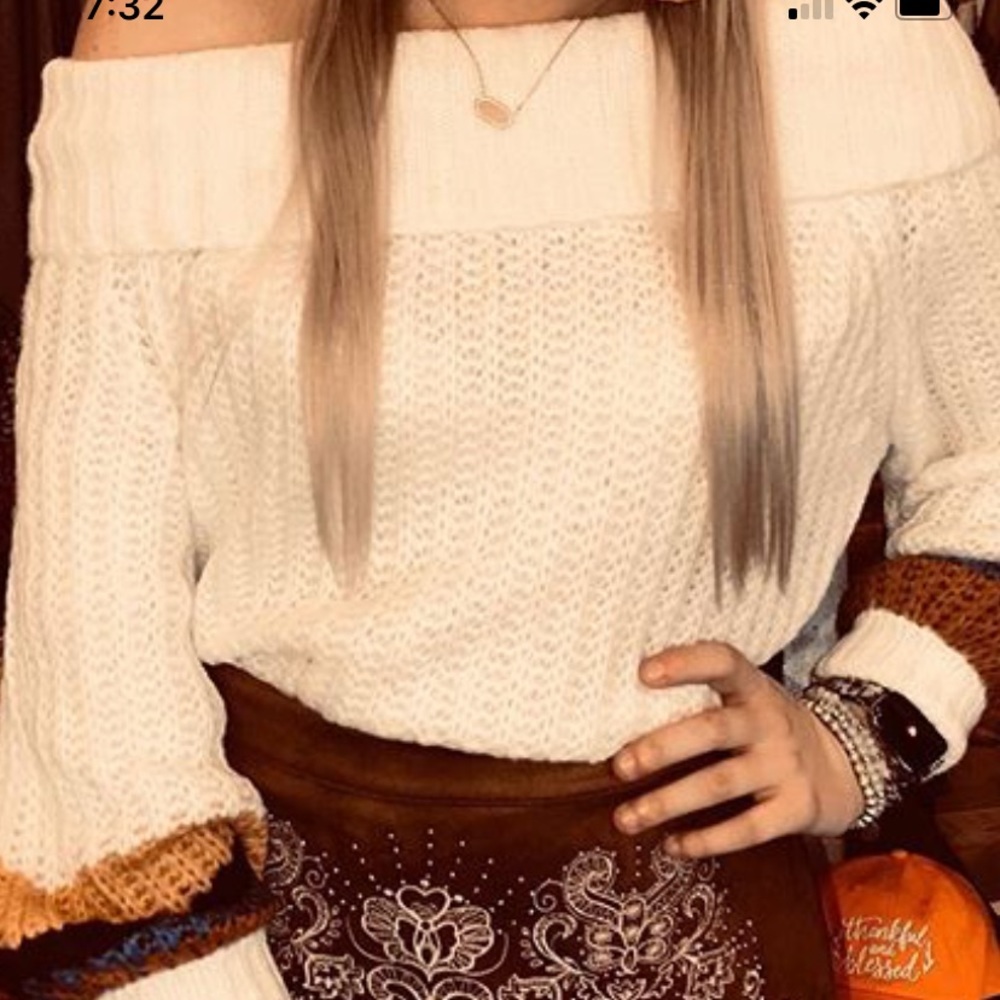 Off the shoulder sweater!